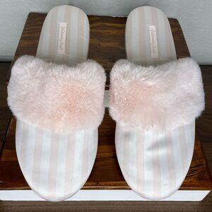 Victoria’s Secret Pink and White Striped With Faux Fur Trim Slippers Size Medium